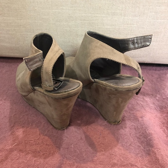 wedges - Picture 3 of 4